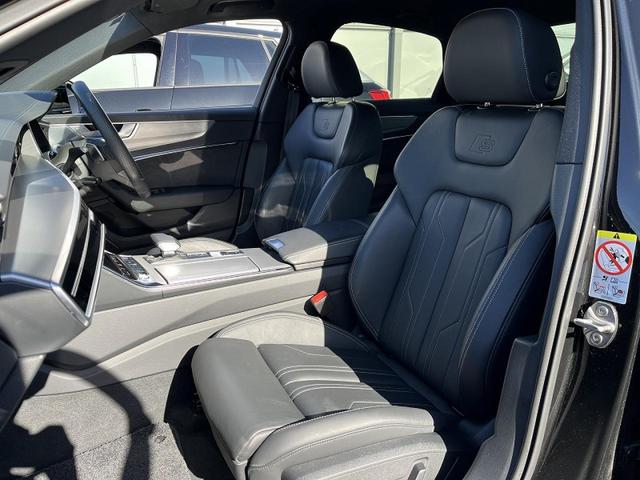 ●前席シート『当店は、全国トップクラスの在庫台数を展示しております。離れたヤードにも車両を保管しておりますので、ご予約の上でのご来場をおすすめしております！』