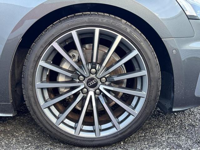 Ａ５スポーツバック ４０ＴＤＩクワトロ　Ｓライン　オプション１９インチＡＷ　コンフォートＰＫＧ　ＡＣＣ　レーンアシスト　サイドアシスト　パークアシスト　全周囲カメラ　ステアリングヒーター　マトリクスＬＥＤ　シートヒーター　スマホ連携（11枚目）