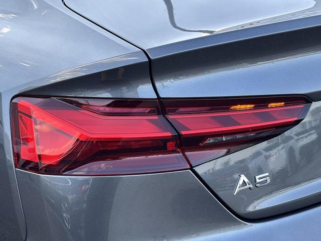 Ａ５スポーツバック ４０ＴＤＩクワトロ　Ｓライン　オプション１９インチＡＷ　コンフォートＰＫＧ　ＡＣＣ　レーンアシスト　サイドアシスト　パークアシスト　全周囲カメラ　ステアリングヒーター　マトリクスＬＥＤ　シートヒーター　スマホ連携（21枚目）