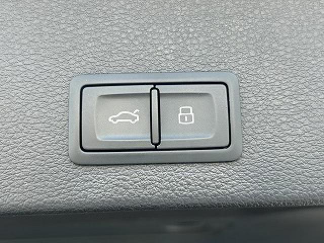 Ｑ２ ３０ＴＦＳＩスポーツ　ＳラインＰＫＧ　ナビゲーションＰＫＧ　アシスタンスＰＫＧ　オートマチックテールゲート　ＡＣＣ　レーンアシスト　ドライブセレクト　ＴＶチューナー　サイドアシスト　ハーフレザーシート　スマホ連携（32枚目）