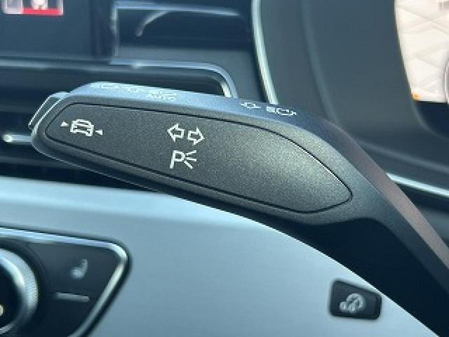 Ａ５スポーツバック Ｓラインコンペティションプラス　１２５台限定　専用２０インチＡＷ　レッドキャリパー　ファイナッパーレザー　ブラックスタイリングＰＫＧ　　コンフォートＰＫＧ　ダンピングコントロールサス　ワイヤレスチャージ　スマホ連携　シートヒータ（10枚目）