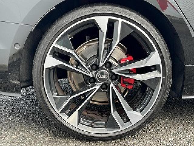 Ａ５スポーツバック Ｓラインコンペティションプラス　１２５台限定　専用２０インチＡＷ　レッドキャリパー　ファイナッパーレザー　ブラックスタイリングＰＫＧ　　コンフォートＰＫＧ　ダンピングコントロールサス　ワイヤレスチャージ　スマホ連携　シートヒータ（23枚目）