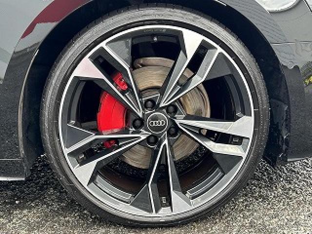 Ａ５スポーツバック Ｓラインコンペティションプラス　１２５台限定　専用２０インチＡＷ　レッドキャリパー　ファイナッパーレザー　ブラックスタイリングＰＫＧ　　コンフォートＰＫＧ　ダンピングコントロールサス　ワイヤレスチャージ　スマホ連携　シートヒータ（24枚目）