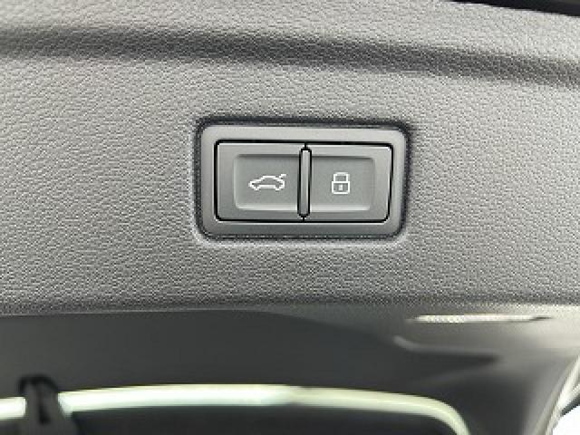 Ａ５スポーツバック Ｓラインコンペティションプラス　１２５台限定　専用２０インチＡＷ　レッドキャリパー　ファイナッパーレザー　ブラックスタイリングＰＫＧ　　コンフォートＰＫＧ　ダンピングコントロールサス　ワイヤレスチャージ　スマホ連携　シートヒータ（26枚目）