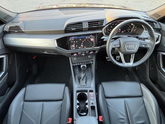 Q3スポーツバック 35TFSI Sライン ブラックスタイリングPKG コンビニエンス&アシスタンスPKG プラスPKG パーシャルレザー スマホ連携 ワイヤレスチャージング ドライブセレクト マルチカラーアンビエントライト 1オーナー(2枚目)