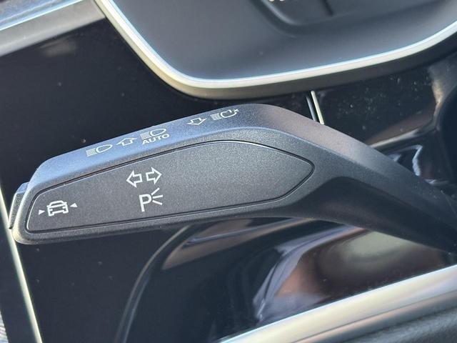 Q3スポーツバック 35TFSI Sライン ブラックスタイリングPKG コンビニエンス&アシスタンスPKG プラスPKG パーシャルレザー スマホ連携 ワイヤレスチャージング ドライブセレクト マルチカラーアンビエントライト 1オーナー(9枚目)