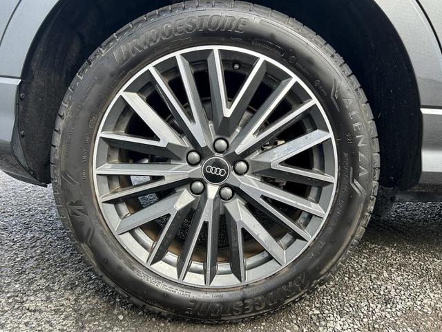 Q3スポーツバック 35TFSI Sライン ブラックスタイリングPKG コンビニエンス&アシスタンスPKG プラスPKG パーシャルレザー スマホ連携 ワイヤレスチャージング ドライブセレクト マルチカラーアンビエントライト 1オーナー(13枚目)