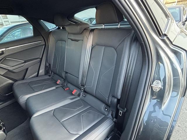 Q3スポーツバック 35TFSI Sライン ブラックスタイリングPKG コンビニエンス&アシスタンスPKG プラスPKG パーシャルレザー スマホ連携 ワイヤレスチャージング ドライブセレクト マルチカラーアンビエントライト 1オーナー(15枚目)