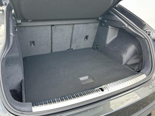 Q3スポーツバック 35TFSI Sライン ブラックスタイリングPKG コンビニエンス&アシスタンスPKG プラスPKG パーシャルレザー スマホ連携 ワイヤレスチャージング ドライブセレクト マルチカラーアンビエントライト 1オーナー(16枚目)