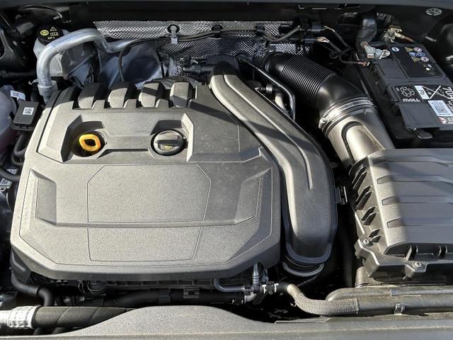 Q3スポーツバック 35TFSI Sライン ブラックスタイリングPKG コンビニエンス&アシスタンスPKG プラスPKG パーシャルレザー スマホ連携 ワイヤレスチャージング ドライブセレクト マルチカラーアンビエントライト 1オーナー(17枚目)