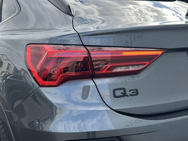 Q3スポーツバック 35TFSI Sライン ブラックスタイリングPKG コンビニエンス&アシスタンスPKG プラスPKG パーシャルレザー スマホ連携 ワイヤレスチャージング ドライブセレクト マルチカラーアンビエントライト 1オーナー(22枚目)