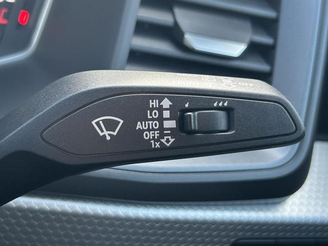 A1スポーツバック 25TFSI Sライン コンビニ&アシスタンスPKG スマホ連携 コントラストルーフ インテリアプラスPKG ワイヤレスチャージ ACC サイドアシスト ハーフレザー パドルシフト シートヒーター 17インチAW 1オーナー(26枚目)
