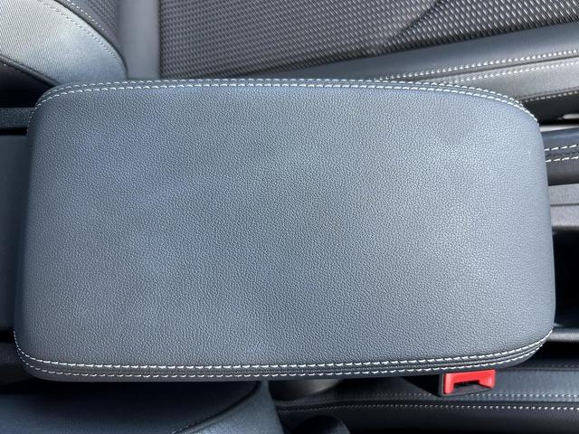A1スポーツバック 25TFSI Sライン コンビニ&アシスタンスPKG スマホ連携 コントラストルーフ インテリアプラスPKG ワイヤレスチャージ ACC サイドアシスト ハーフレザー パドルシフト シートヒーター 17インチAW 1オーナー(30枚目)
