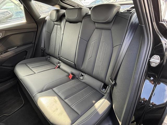 Q4スポーツバック e-トロン 40e-トロン Sライン スポーツサスペンション 20インチAW マトリクスLED 黒革 ACC 全周囲カメラ 前席シートヒーター ワイヤレスチャージ アンビエントライト アコースティックガラス 3ゾーンエアコン(15枚目)