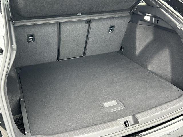 Q4スポーツバック e-トロン 40e-トロン Sライン スポーツサスペンション 20インチAW マトリクスLED 黒革 ACC 全周囲カメラ 前席シートヒーター ワイヤレスチャージ アンビエントライト アコースティックガラス 3ゾーンエアコン(16枚目)