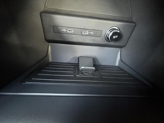 Q4スポーツバック e-トロン 40e-トロン Sライン スポーツサスペンション 20インチAW マトリクスLED 黒革 ACC 全周囲カメラ 前席シートヒーター ワイヤレスチャージ アンビエントライト アコースティックガラス 3ゾーンエアコン(27枚目)