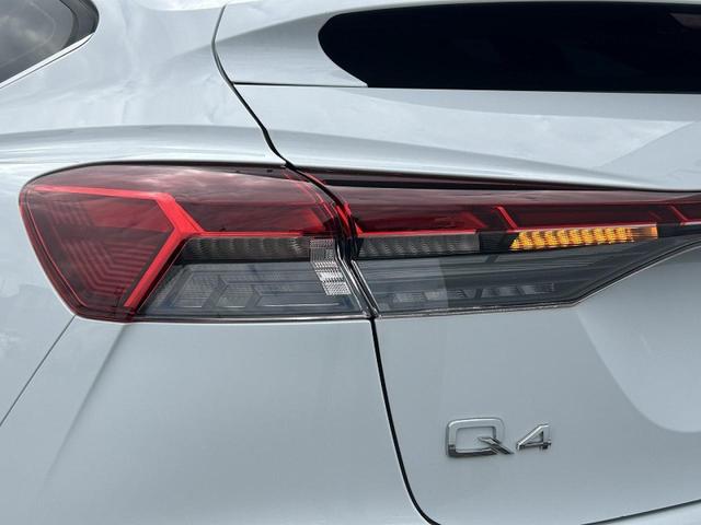 Q4スポーツバック e-トロン 40e-トロン Sライン サンルーフ SONOSサウンドシステム SラインインテリアプラスPKG TVチューナー マトリクスLED ACC レーンアシスト サイドアシスト 全周囲カメラ ワイヤレスチャージ 20インチAW(22枚目)