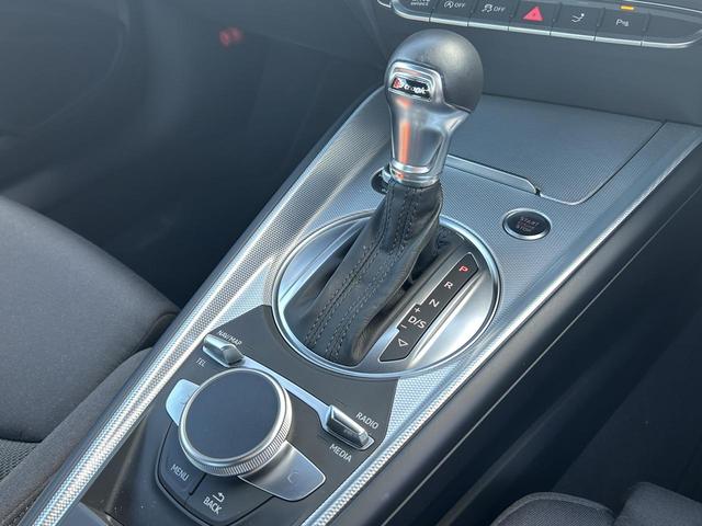 TTクーペ 40TFSI スタイルPKG コンフォートPKG 18インチAW ドライブセレクト TVチューナー スマホ連携 可変式リアウィング ホールドアシスト Bluetooth シートヒーター TVチューナー(9枚目)