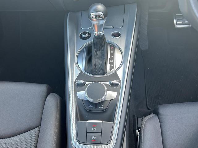TTクーペ 40TFSI スタイルPKG コンフォートPKG 18インチAW ドライブセレクト TVチューナー スマホ連携 可変式リアウィング ホールドアシスト Bluetooth シートヒーター TVチューナー(10枚目)