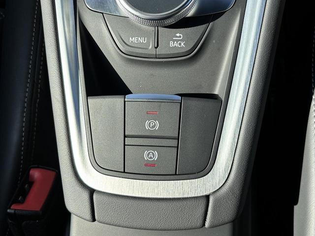 ＴＴクーペ ４５ＴＦＳＩクワトロ　Ｓラインパッケージ　コンフォートＰＫＧ　マトリクスＬＥＤ　シートヒーター　　サイドアシスト　スマホ連携　バーチャルコックピット　バックカメラ　ドライブセレクト　パドルシフト　１８インチＡＷ　１オーナー（7枚目）