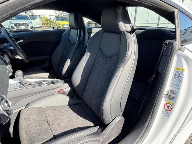 ＴＴクーペ ４５ＴＦＳＩクワトロ　Ｓラインパッケージ　コンフォートＰＫＧ　マトリクスＬＥＤ　シートヒーター　　サイドアシスト　スマホ連携　バーチャルコックピット　バックカメラ　ドライブセレクト　パドルシフト　１８インチＡＷ　１オーナー（14枚目）