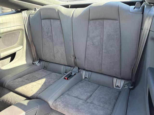 ＴＴクーペ ４５ＴＦＳＩクワトロ　Ｓラインパッケージ　コンフォートＰＫＧ　マトリクスＬＥＤ　シートヒーター　　サイドアシスト　スマホ連携　バーチャルコックピット　バックカメラ　ドライブセレクト　パドルシフト　１８インチＡＷ　１オーナー（15枚目）