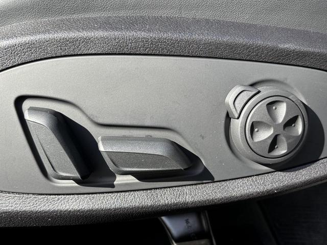 ＴＴクーペ ４５ＴＦＳＩクワトロ　Ｓラインパッケージ　コンフォートＰＫＧ　マトリクスＬＥＤ　シートヒーター　　サイドアシスト　スマホ連携　バーチャルコックピット　バックカメラ　ドライブセレクト　パドルシフト　１８インチＡＷ　１オーナー（26枚目）