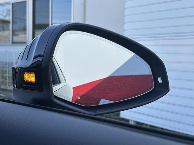 Ａ４ ３５ＴＦＳＩ　Ｓライン　コンフォートＰＫＧ　ＴＶチューナー　ＳラインプラスＰＫＧ　ＡＣＣ　レーンアシスト　サイドアシスト　シートヒーター　パークアシスト　スマホ連携　ワイヤレスチャージ　マトリクスＬＥＤ　１オーナー（11枚目）