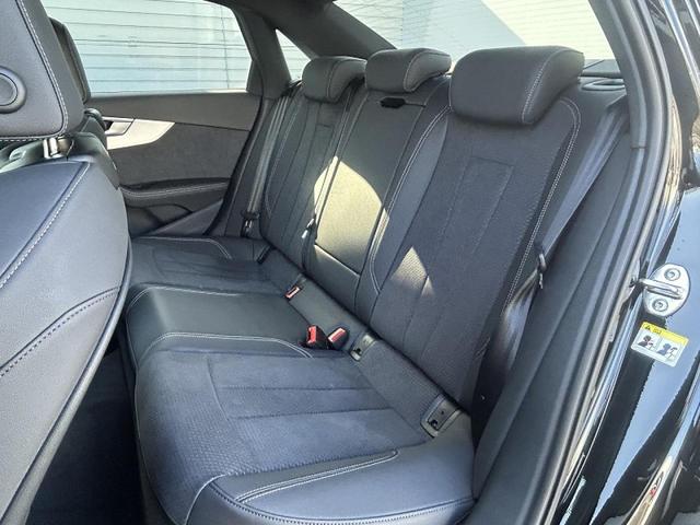 Ａ４ ３５ＴＦＳＩ　Ｓライン　コンフォートＰＫＧ　ＴＶチューナー　ＳラインプラスＰＫＧ　ＡＣＣ　レーンアシスト　サイドアシスト　シートヒーター　パークアシスト　スマホ連携　ワイヤレスチャージ　マトリクスＬＥＤ　１オーナー（15枚目）