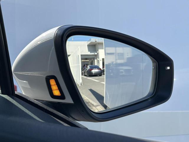 Q4スポーツバック e-トロン 40e-トロン Sライン SラインインテリアプラスPKG マトリクスLEDヘッドライト マルチカラーアンビエントライト パーシャルレザー アンビエントライト ACC レーンアシスト サイドアシスト 全周囲カメラ 純正20インチ(11枚目)