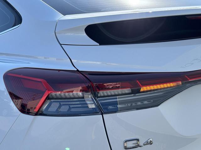 Q4スポーツバック e-トロン 40e-トロン Sライン SラインインテリアプラスPKG マトリクスLEDヘッドライト マルチカラーアンビエントライト パーシャルレザー アンビエントライト ACC レーンアシスト サイドアシスト 全周囲カメラ 純正20インチ(21枚目)