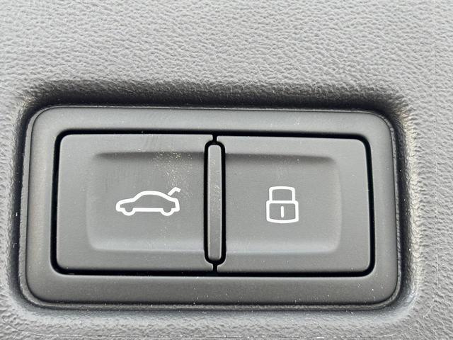 Q4スポーツバック e-トロン 40e-トロン Sライン SラインインテリアプラスPKG マトリクスLEDヘッドライト マルチカラーアンビエントライト パーシャルレザー アンビエントライト ACC レーンアシスト サイドアシスト 全周囲カメラ 純正20インチ(34枚目)