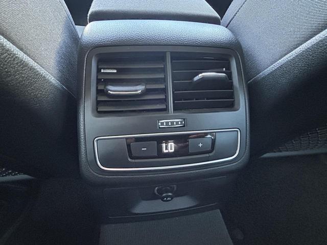 A5スポーツバック 45TFSIクワトロ スポーツ セーフティPKG マトリクスLED 全周囲カメラ ドライブセレクト スマホ連携 ACC レーンアシスト パークアシスト サイドアシスト バーチャルコックピット シートヒーター ホールドアシスト(31枚目)