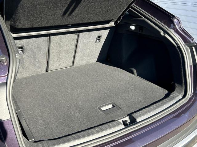 Ｑ４スポーツバック ｅ－トロン ４０ｅ－トロン　Ｓライン　ＳＯＮＯＳ　ＡＲヘッドアップディスプレイ　電動シート　ＭＭＩナビゲーションプロ　２０インチＡＷ　マトリクスＬＥＤヘッドライト　ＡＣＣ　レーンアシスト　サイドアシスト　１オーナー（16枚目）