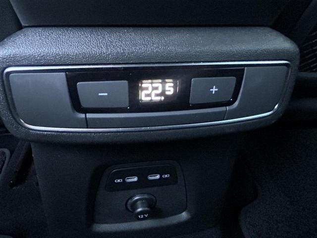 Ｑ４スポーツバック ｅ－トロン ４０ｅ－トロン　Ｓライン　ＳＯＮＯＳ　ＡＲヘッドアップディスプレイ　電動シート　ＭＭＩナビゲーションプロ　２０インチＡＷ　マトリクスＬＥＤヘッドライト　ＡＣＣ　レーンアシスト　サイドアシスト　１オーナー（25枚目）