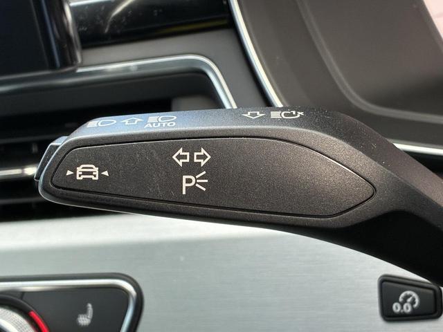 A4 40TDIクワトロ Sライン SラインプラスPKG TVチューナー コンフォートPKG 全周囲カメラ パークアシスト マトリクスLED シートメモリー アンビエントライト スマホ連携 サイドアシスト レーンアシスト 1オーナー(10枚目)