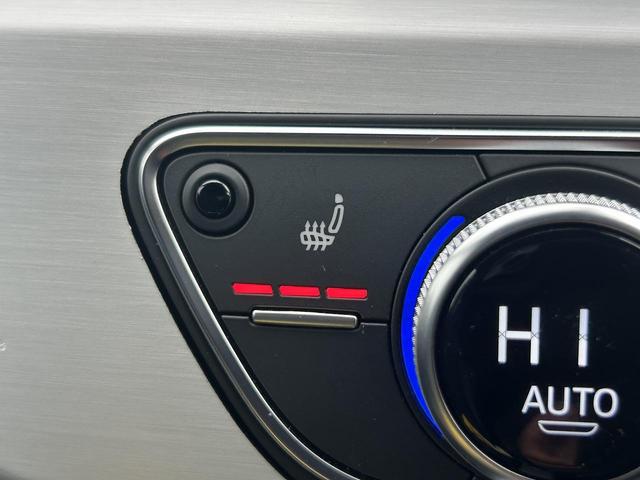 A4アバント ブラックスタイルプラス 250台限定車 専用19インチAW 全席シートヒーター ブラックスタイリングPKG コンフォートPKG SラインプラスPKG 全周囲カメラ パークアシスト ワイヤレスチャージ 1オーナー(32枚目)