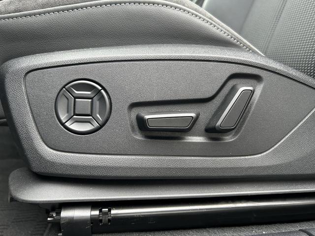 Q3スポーツバック 35TDIクワトロ Sライン ブラックスタイリング コンビニエンスアシスタンスPKG スマホ連携 全周囲カメラ ドライブセレクト ACC レーンアシスト サイドアシスト バーチャルコックピット 1オーナー(31枚目)