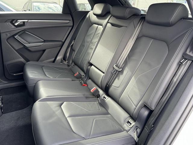 Ｑ３ ３５ＴＦＳＩ　Ｓライン　コンビニエンス＆アシスタンスＰＫＧ　プラスＰＫＧ　ブラックスタイリングＰＫＧ　ＯＰ１９インチＡＷ　スマホ連携　ＡＣＣ　レーンアシスト　サイドアシスト　パーシャルレザー　シートヒーター　１オーナー（15枚目）