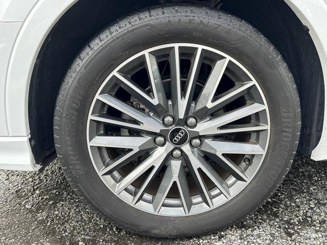Ｑ３ ３５ＴＦＳＩ　Ｓライン　コンビニエンス＆アシスタンスＰＫＧ　プラスＰＫＧ　ブラックスタイリングＰＫＧ　ＯＰ１９インチＡＷ　スマホ連携　ＡＣＣ　レーンアシスト　サイドアシスト　パーシャルレザー　シートヒーター　１オーナー（25枚目）