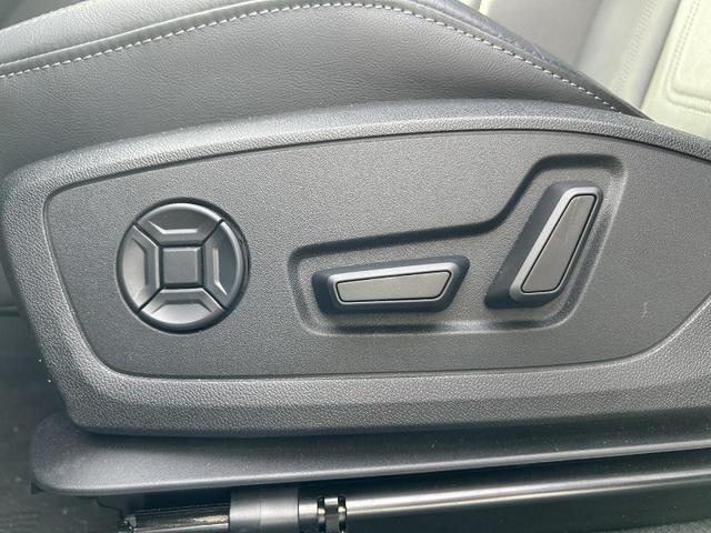 Ｑ３ ３５ＴＦＳＩ　Ｓライン　コンビニエンス＆アシスタンスＰＫＧ　プラスＰＫＧ　ブラックスタイリングＰＫＧ　ＯＰ１９インチＡＷ　スマホ連携　ＡＣＣ　レーンアシスト　サイドアシスト　パーシャルレザー　シートヒーター　１オーナー（27枚目）