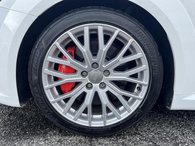 ＴＴＳクーペ ２．０ＴＦＳＩ　クワトロ　エクステンデットレザーＰＫＧ　アシスタンスＰＫＧ　Ｂ＆Ｏ　ファインナッパーレザー　レッドキャリパー　ホールドアシスト　シートヒーター　アドバンスドキー　可変式リヤ　ビルトインＥＴＣ　バックカメラ（13枚目）