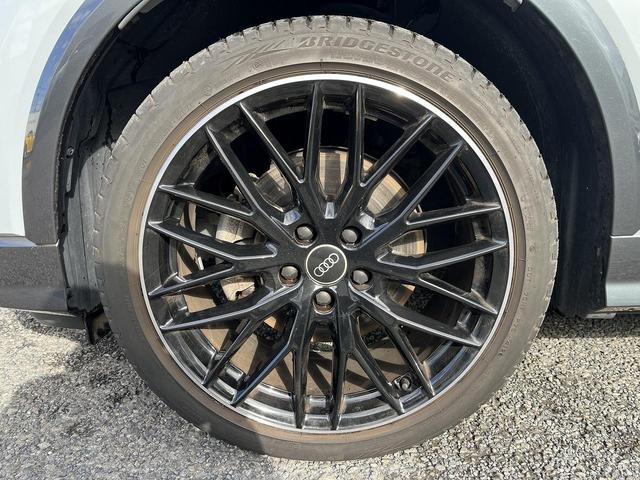 Ｑ２ １ｓｔエディション　１２５台限定車　ブラックスタイリングＰＫＧ　専用１９インチＡＷ　ＳｌｉｎｅプラスＰＫＧ　マトリクスＬＥＤ　テクノロジーＰＫＧ　コントラストペイント　ＡＣＣ　レーンキープ　ドライブセレクト　１オーナー（12枚目）