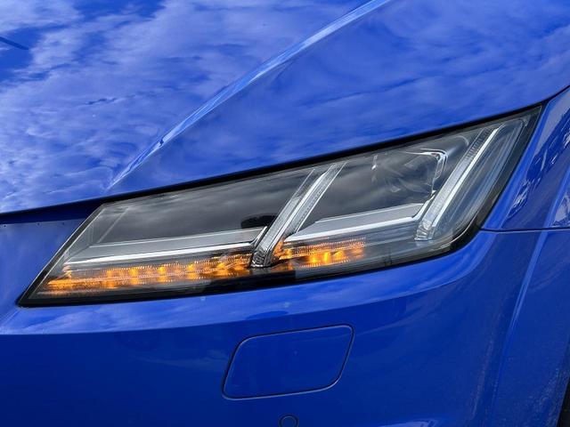 ＴＴＳクーペ アーバンスポーツリミテッド　１１０台限定車　アシスタンスＰＫＧ　Ｂａｎｇ＆Ｏｌｕｆｓｅｎ　レッドブレーキキャリパー　ファインナッパレザー　プライバシーガラス　クルーズコントロール　バックカメラ　限定カラー（11枚目）