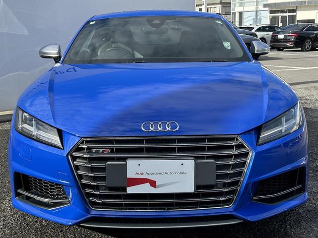 ＴＴＳクーペ アーバンスポーツリミテッド　１１０台限定車　アシスタンスＰＫＧ　Ｂａｎｇ＆Ｏｌｕｆｓｅｎ　レッドブレーキキャリパー　ファインナッパレザー　プライバシーガラス　クルーズコントロール　バックカメラ　限定カラー（17枚目）