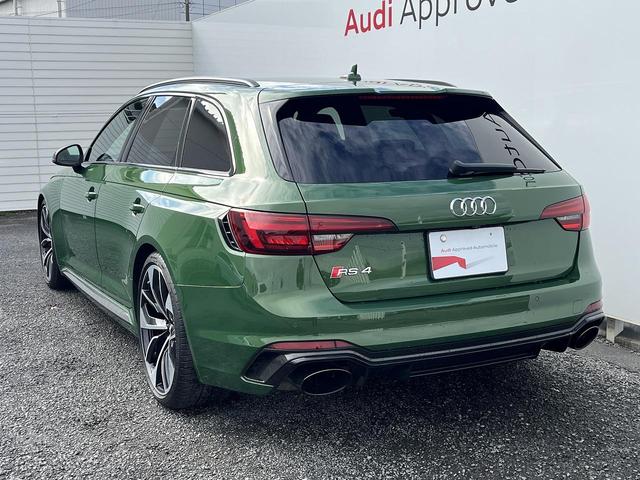 ＲＳ４アバント ベースグレード　カーボンスタイリングＰＫＧ　Ｂ＆Ｏ　ＲＳスポーツエキゾースト　ＯＰ２０インチＡＷ　マッサージシート　デコラティブパネルカーボン　レッドキャリパー　スマホ連携　ＡＣＣ　レーンアシスト　　サイドアシスト（20枚目）