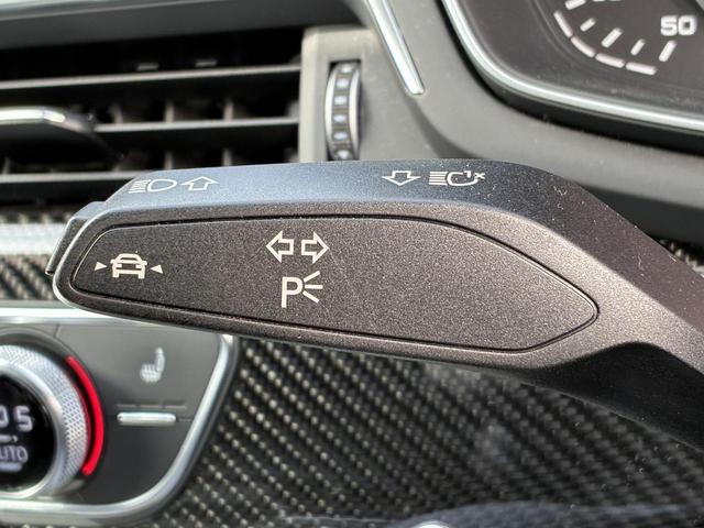 ＲＳ４アバント ベースグレード　カーボンスタイリングＰＫＧ　Ｂ＆Ｏ　ＲＳスポーツエキゾースト　ＯＰ２０インチＡＷ　マッサージシート　デコラティブパネルカーボン　レッドキャリパー　スマホ連携　ＡＣＣ　レーンアシスト　　サイドアシスト（36枚目）