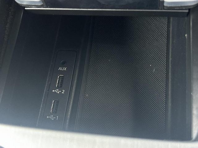 ＴＴクーペ １．８ＴＦＳＩ　Ｓラインパッケージ　アシスタンスＰＫＧ　マトリクスＬＥＤ　アルカンターラシート　ドライブセレクト　バーチャルコックピット　ＴＶチューナー　バックカメラ　Ｂｌｕｅｔｏｏｔｈ　パドルシフト（33枚目）