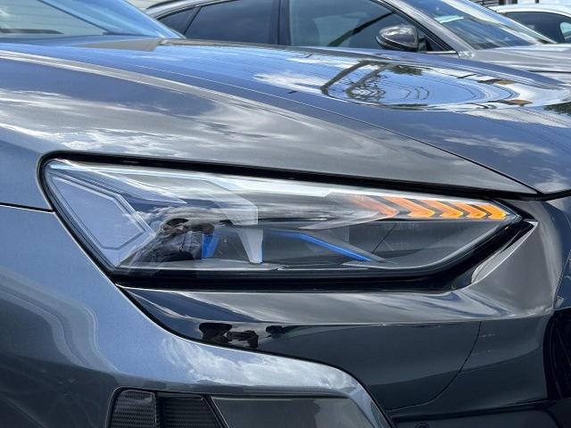 �}�g���N�X�k�d�c�w�b�h���C�g�w�����̃Z���T�[�ƃJ�����ɂ���đ��Ԃ���s�҂����o�B�h���C�o�[����s�҂̎��E��W���邱�Ƃ������悤�ɁA��P���ʂ�̎����z�����\�ł��B�x