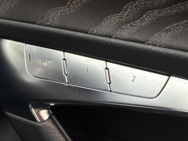 Ａ６ ５５ＴＦＳＩクワトロ　デビューパッケージ　ＯＰ２０インチＡＷ　アシスタンスＰＫＧ　ＨＤマトリクスＬＥＤライト　デビューＰＫＧ　パワークロージングドア　プライバシーガラス　全周囲カメラ　黒革　全席シートヒーター　ドライブセレクト　４ゾーンＷＡＣ（28枚目）